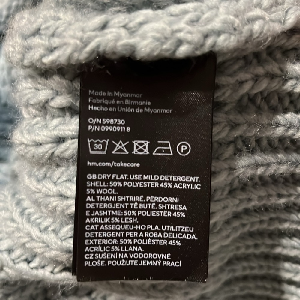 H&M mock neck sweater, size medium‎ - Picture 14 of 14